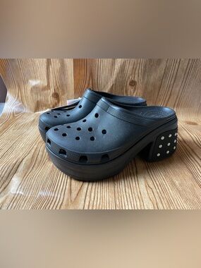 NWT CROCS Black Platform Studded Heel Clog Mules Size m10/w12